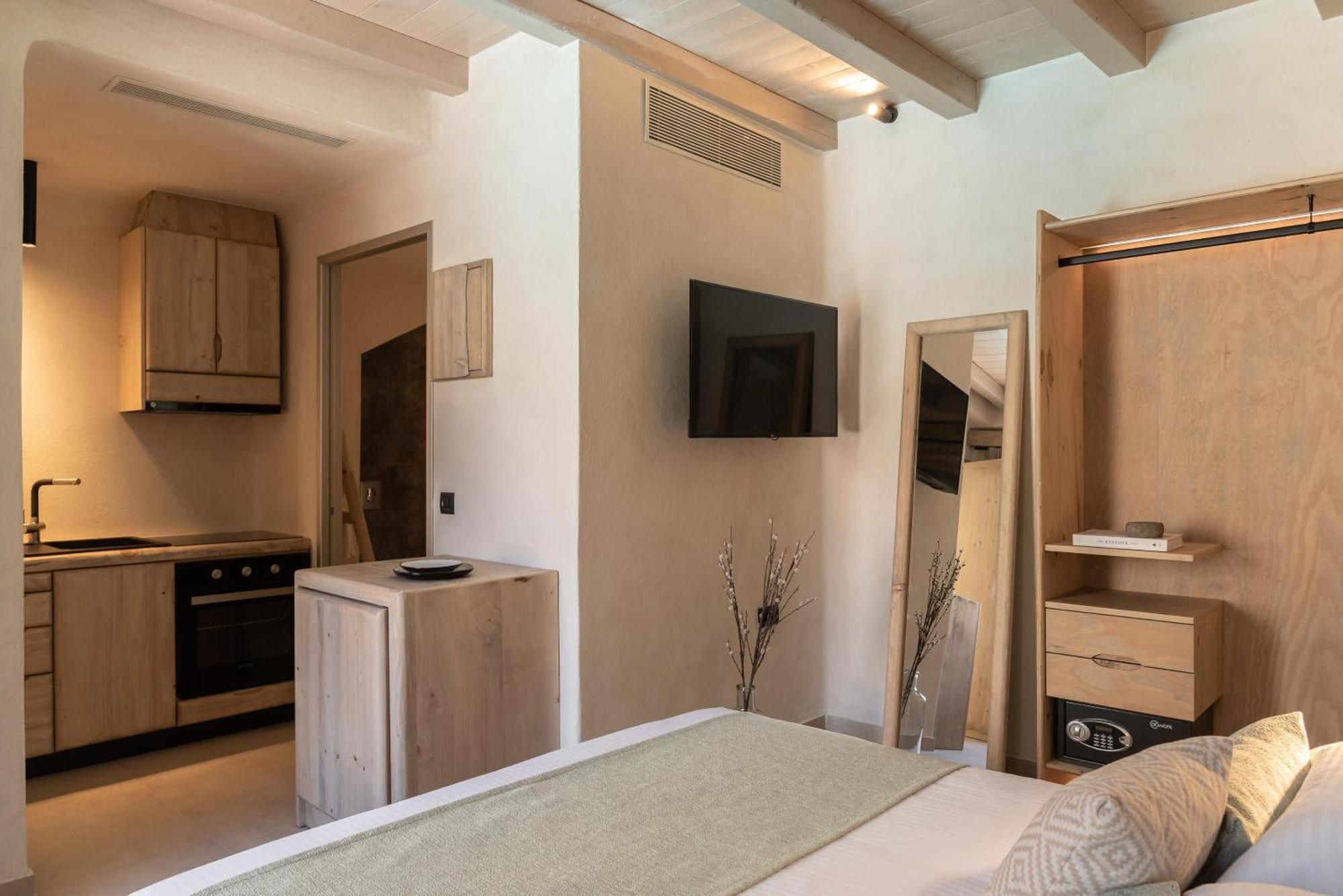 Manili Boutique & 5* ארכנס