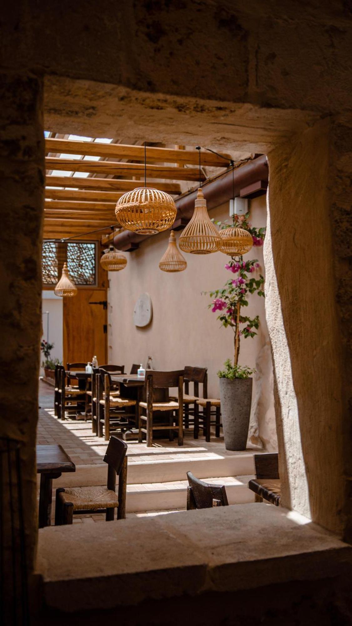 Manili Boutique & 5* ארכנס