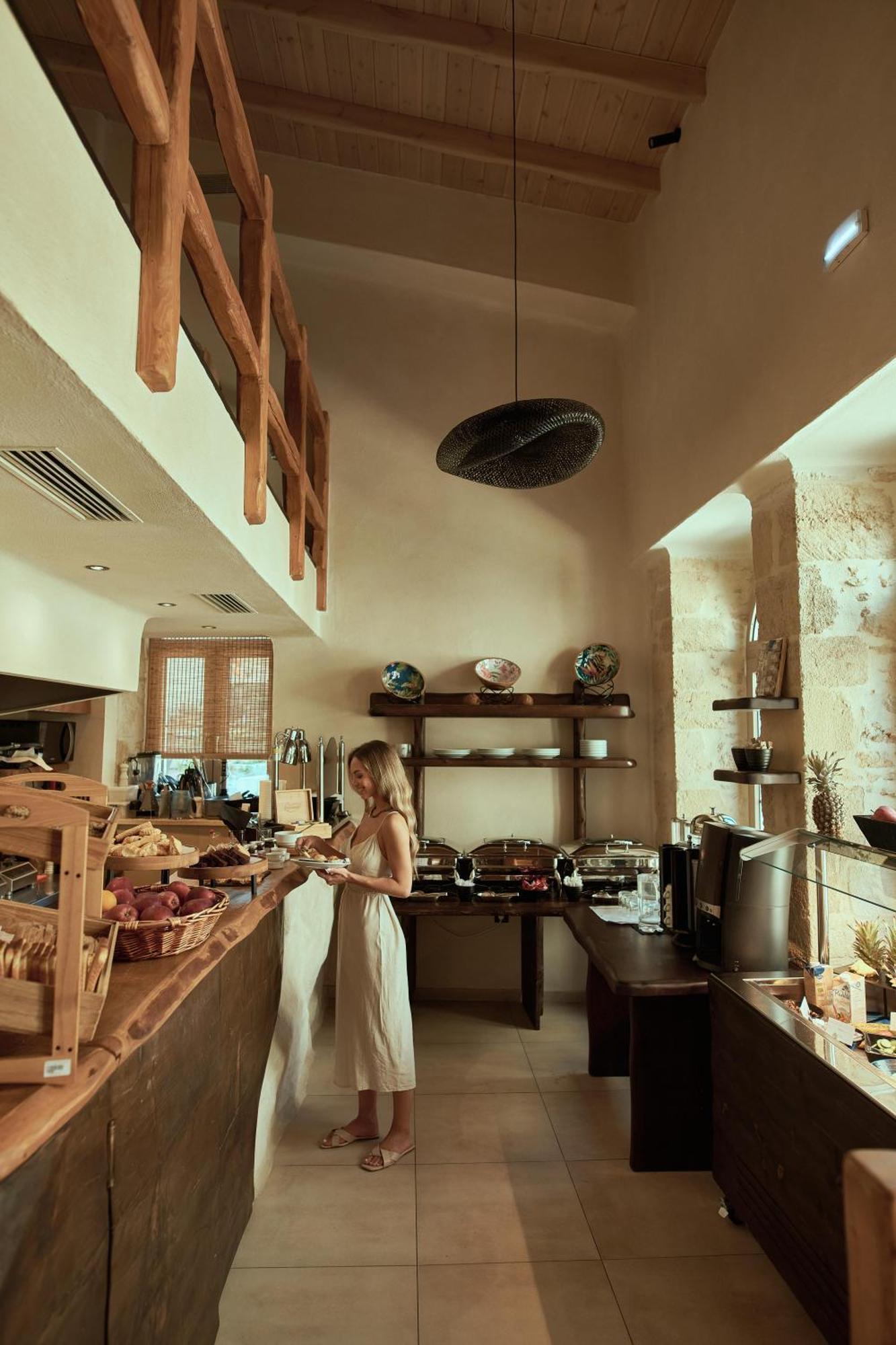 Manili Boutique & 5*